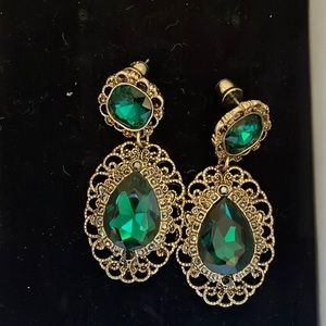 Emerald green drop earrings